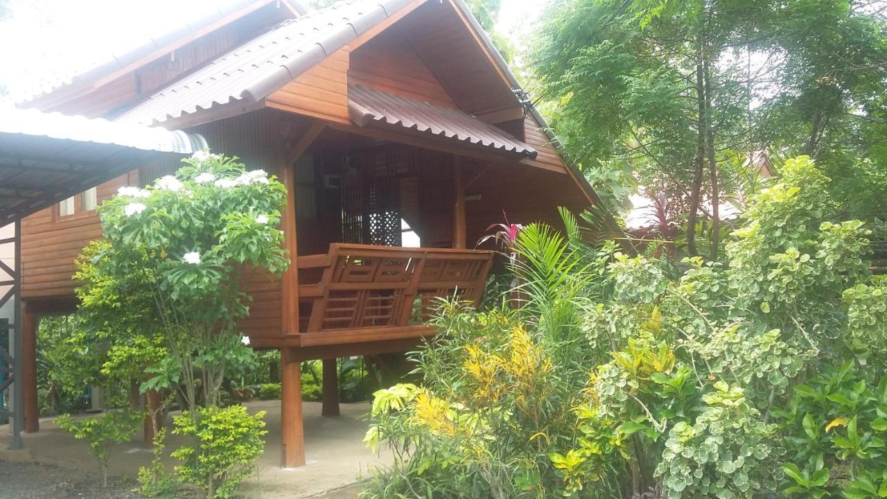 Samnaree Garden House Hotell Ban Phae Mai Exteriör bild